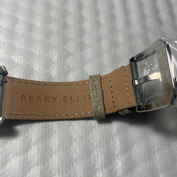 Perry Ellis Men’s Elegant Watch. Silver - With Date - Picture 3 of 8